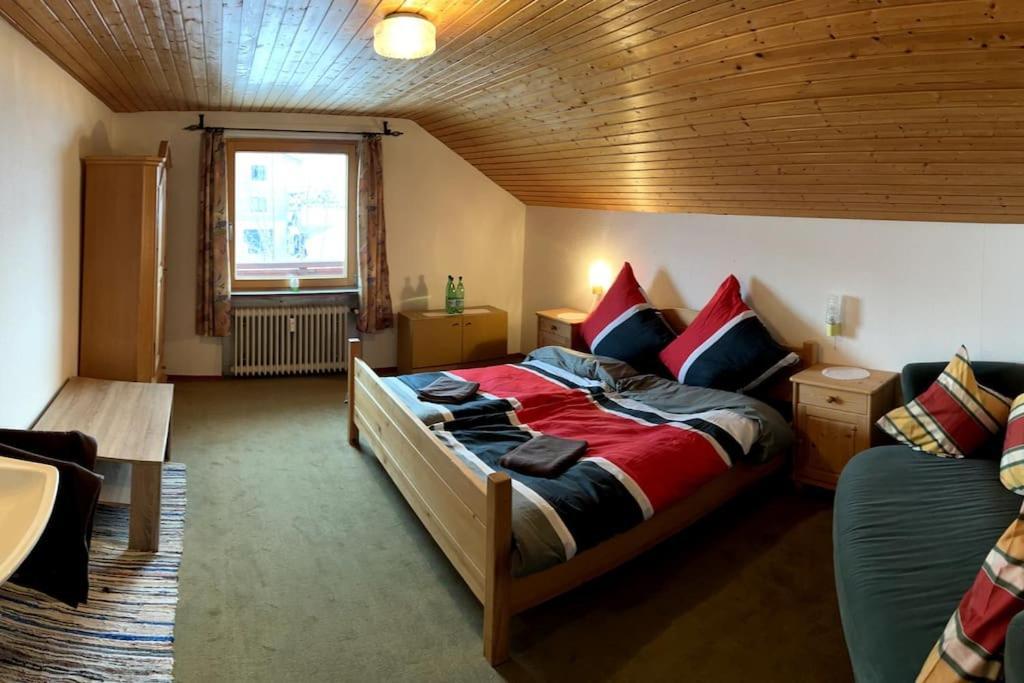 Schoene Unterkunft Mit Parkplatz Und Bikergarage Ohne Kueche Missen-Wilhams Exterior foto
